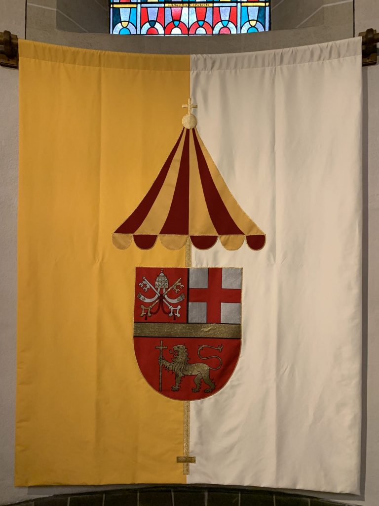 Wandvorhang Taufbecken